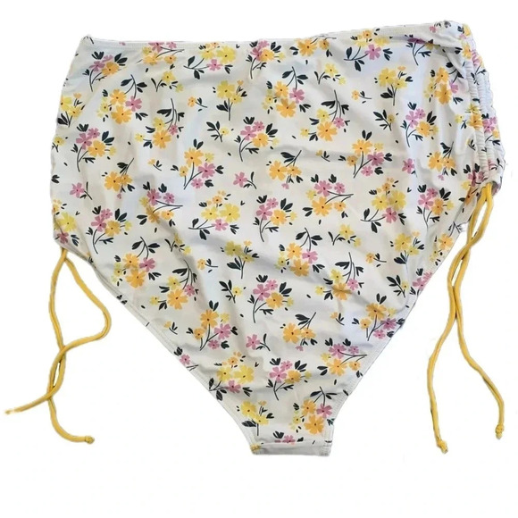 SHEIN, Size 3xl (18), Flower Print Cross Bikini Set - Picture 4 of 7